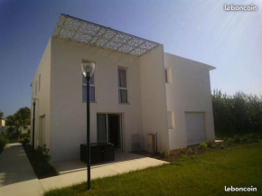 Villa récente 6 pers, piscine chauffée mer à 100 m